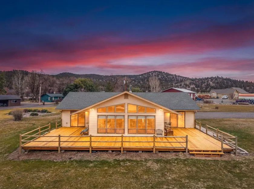 Lakefront Retreat | Lake Ochoco - Image 1