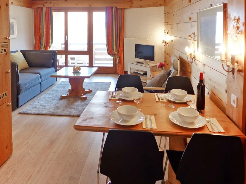 Le Bristol A52 by Interhome - Image 1