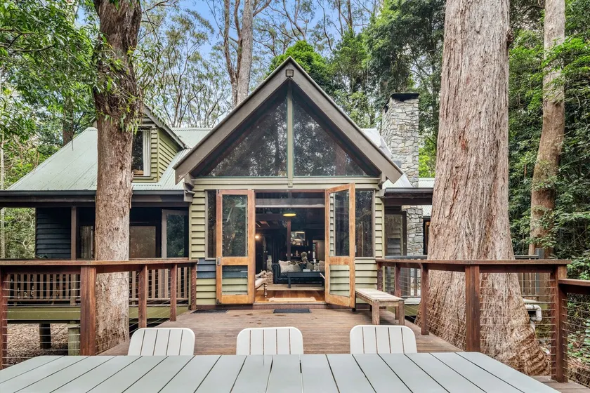 Rustic 3-Bed Retreat in Springbrook - Image 1
