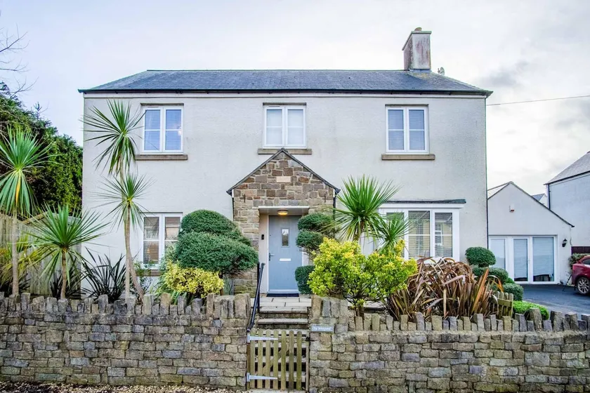 Ty Whiteford - 6 Bed Holiday Home - Llanrhidian - Image 1