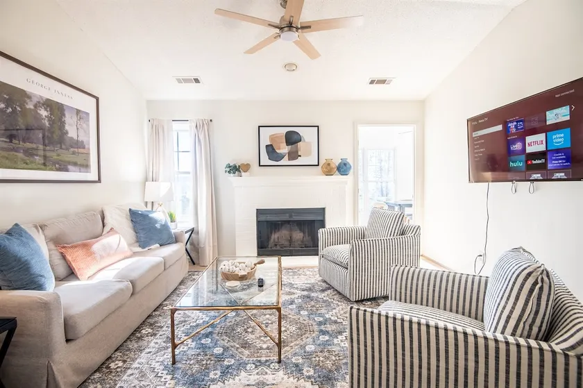 Horizon Sunset Getaway- Family/King Bed/Views - Image 1