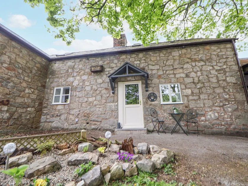 Cuddfan at Swallow Cottage - Image 1
