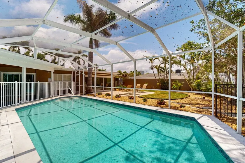 Huge 4BR | Private Pool | Home Office | W/D - Image 1