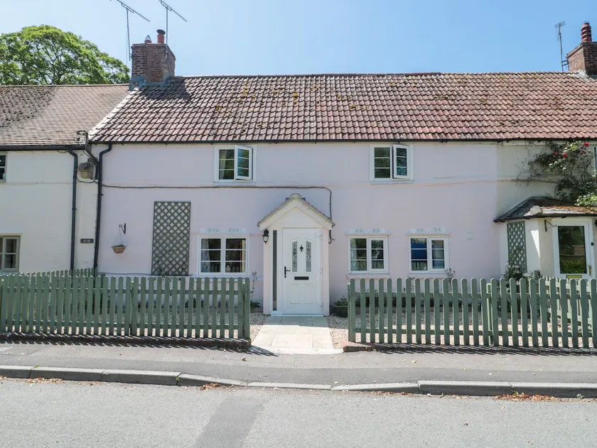 Old Farm Cottage - Image 1