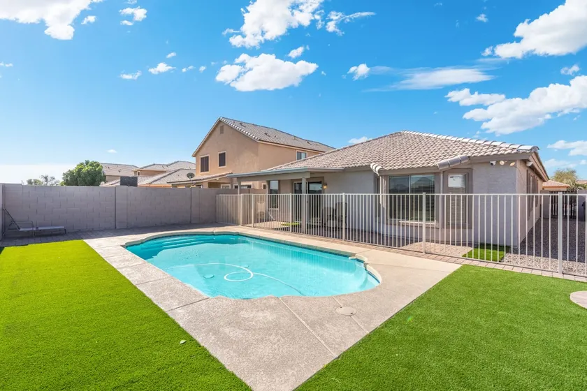 Sunny 4BR Getaway w Private Pool - Image 1