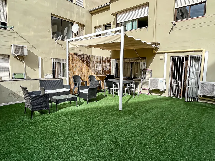 2-bed apartment in the Centre of Girona w terrace - Image 1