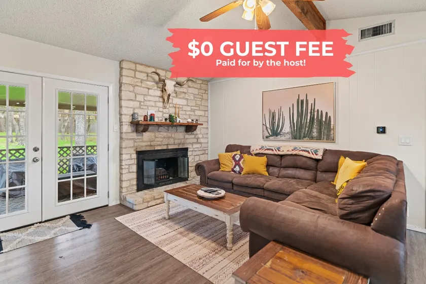 Sleeps 11 | Hot Summer Nights + Lake & BBQ Stay - Image 1