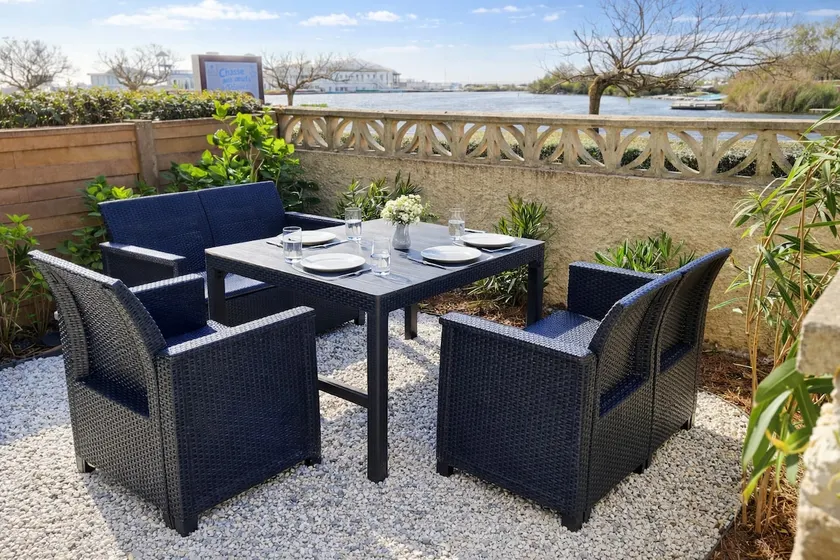 Renovated apartment with lake view for 6 people - Image 1