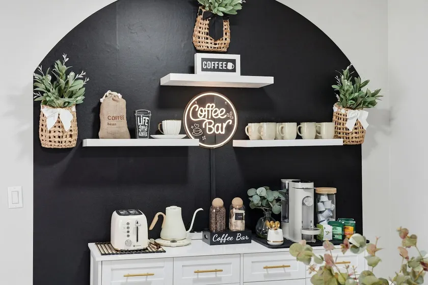 3BR Near O'Hare • Office • Coffee Bar • Sleeps 9 - Image 1