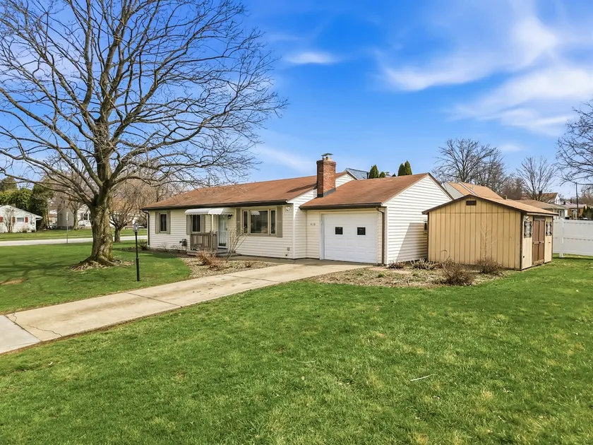 Spacious remodeled family home in Hermitage - Image 1