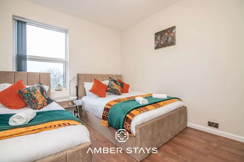 New! Corporate Stays| Parking | 15 Min to the City - Image 1