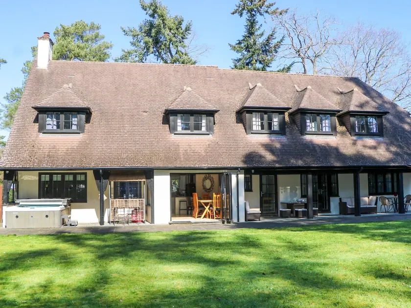 Woodlands House - Image 1
