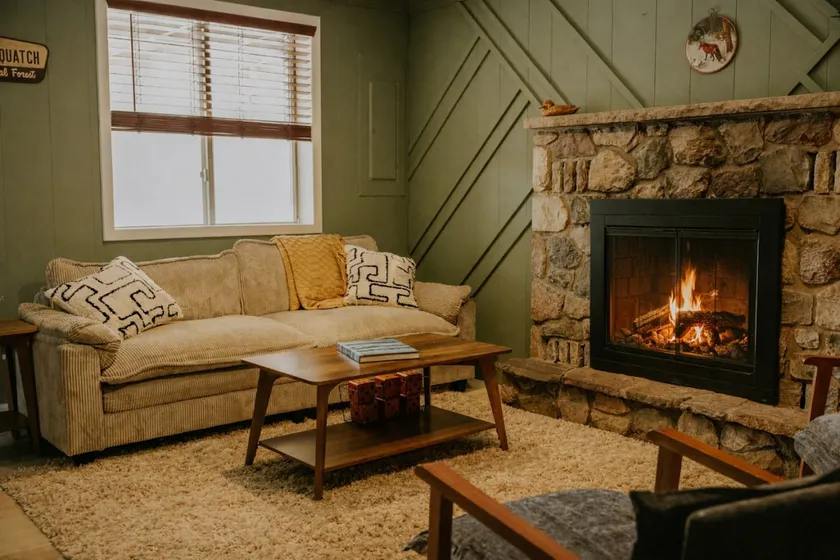 Fox Hollow Retreat | Sleeps 11 |Family Friendly - Image 1