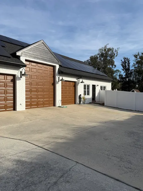 The Carriage House - Image 1