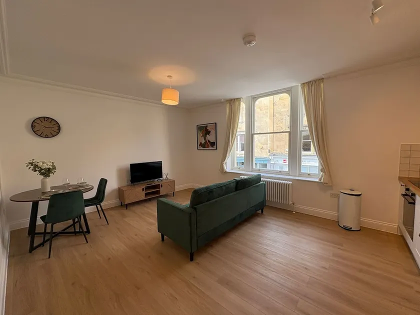 Alma Vale Flat 3 in Clifton - Image 1