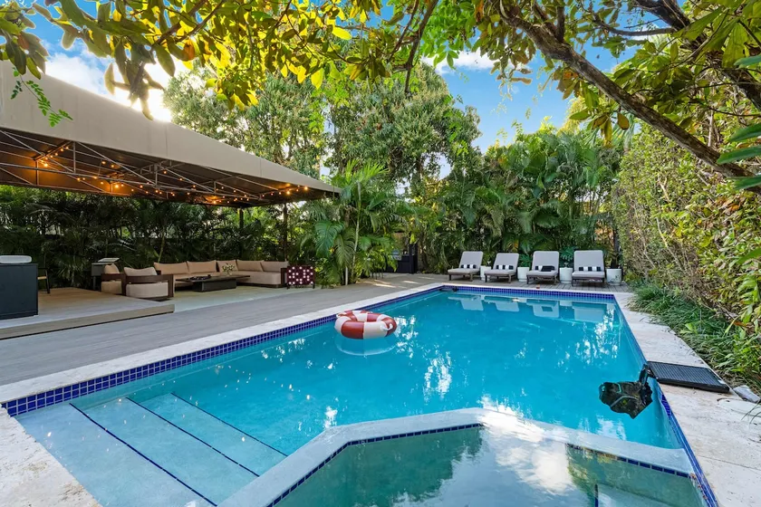 Casa Anton- Artist Home Pool & Rooftop Hot Tub - Image 1