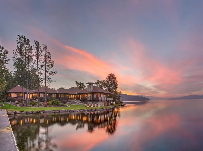 Exceptional Luxury, Private 365` Waterfront Home - Image 1