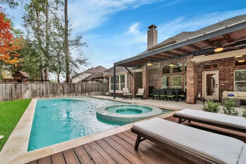 Luxury 4BR Getaway: Private Pool & Patio - Image 1