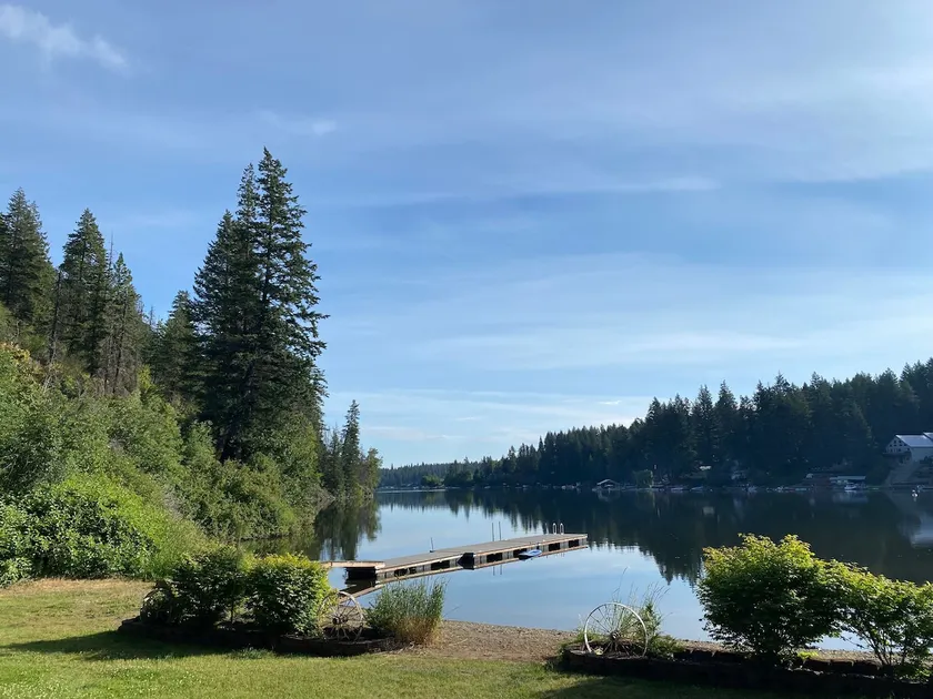 Lower Twin Lakes - Classic Lakefront Cabin - Image 1