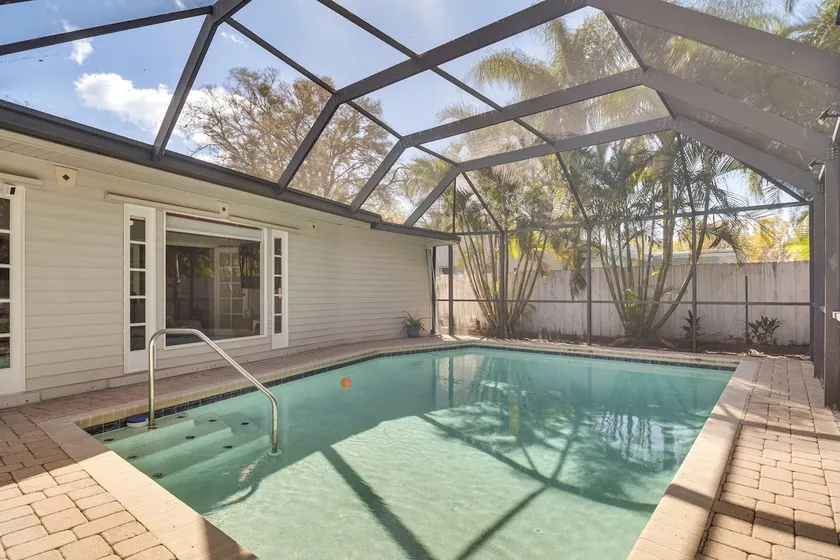 Poolside Oasis! Family Escape in Safety Harbor - Image 1