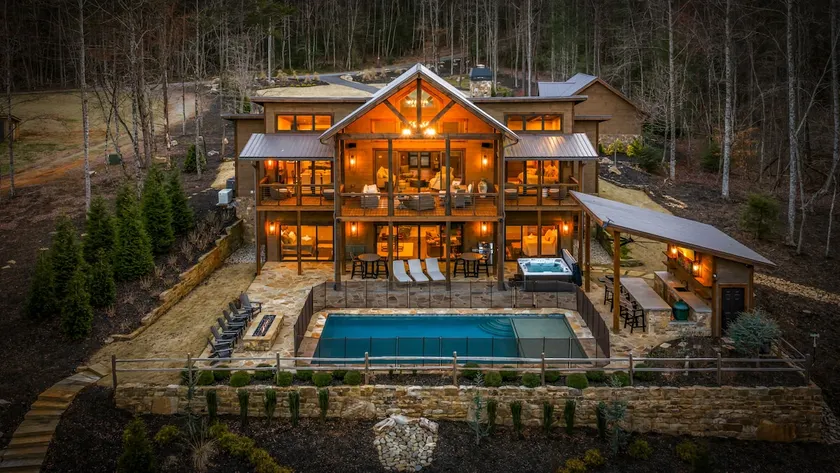 Luxe Retreat at Blue Ridge -Pool, Hottub, GameRoom - Image 1