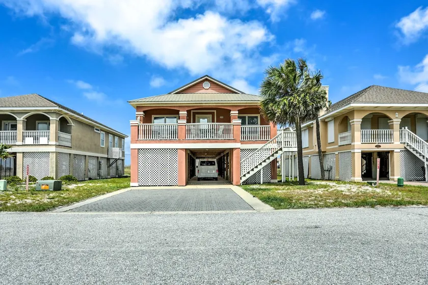 Walk to Beach! Gulf Shores Family Home w/ Deck - Image 1