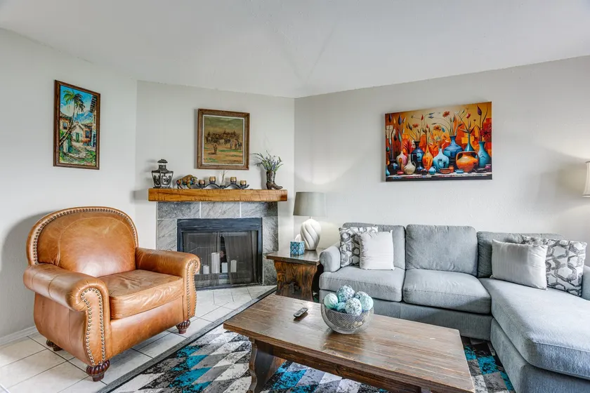 Lake-view Townhome w/ Pool Access in Houston Area! - Image 1