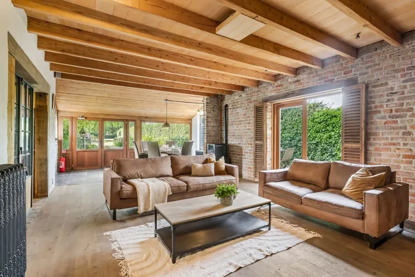 Cozy 3BR home w/ backyard & parking - Image 1