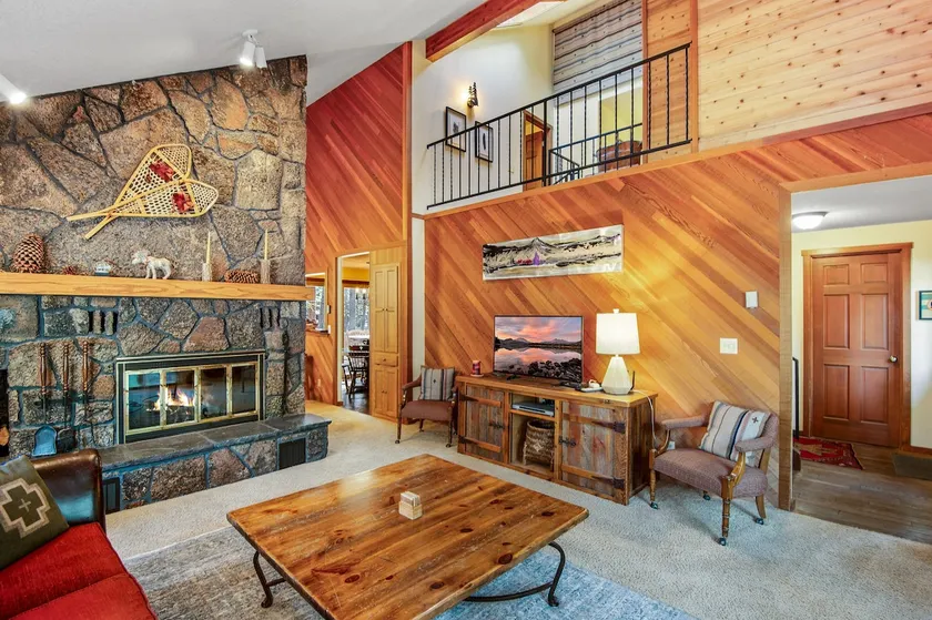 Mountain Getaway w/ Hot Tub & Fireplace - Image 1