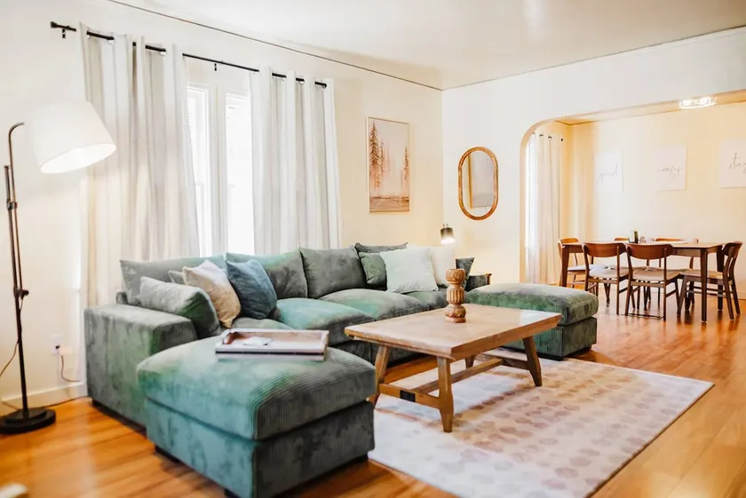 The Downtown Haus | Walking Distance to DT KFalls - Image 1