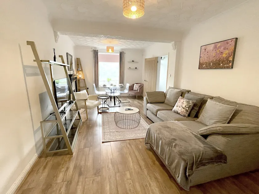 Pleasant View Cottage - Image 1