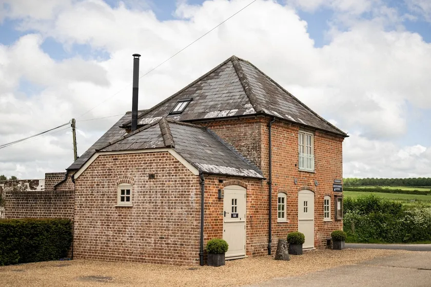 Flint Cottage for two with indoor pool & sauna - Image 1