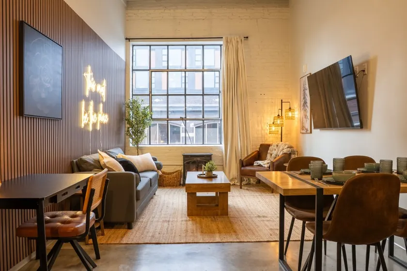Historic Loft · King Bed · Knitting Factory - Image 1
