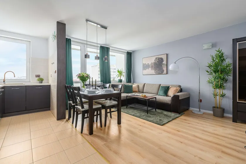 Lumina I 3BR Apartment with Balcony I Parking I 2 Bathrooms I near Center - Image 1