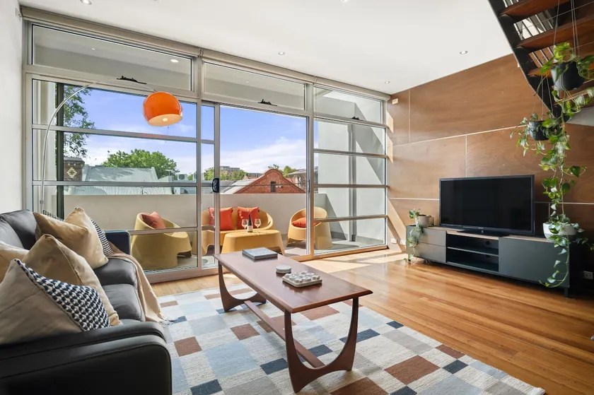 Funky townhouse - rooftop with city views - Image 1