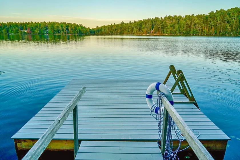 Lakefront Single Level: Dual King Bedrooms & Dock - Image 1