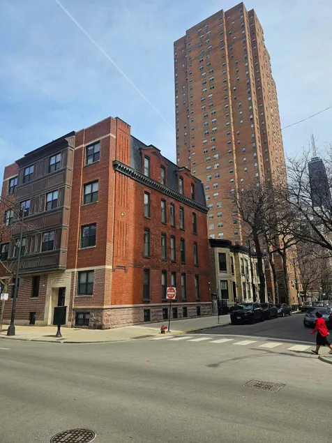 Gold Coast DOWNTOWN CHICAGO Sleeps 20 - Image 1