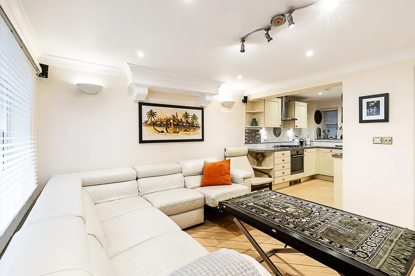Classic Pimlico Townhouse - Image 1