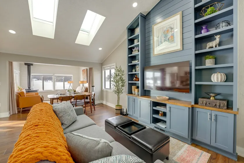 Hike, Fish & Golf: Waterfront Gem on Camp Lake! - Image 1