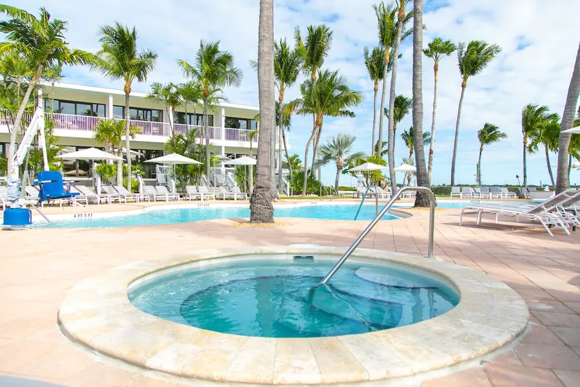 Spacious 3BR Villa in Duck Key | Fishing + Pools - Image 1