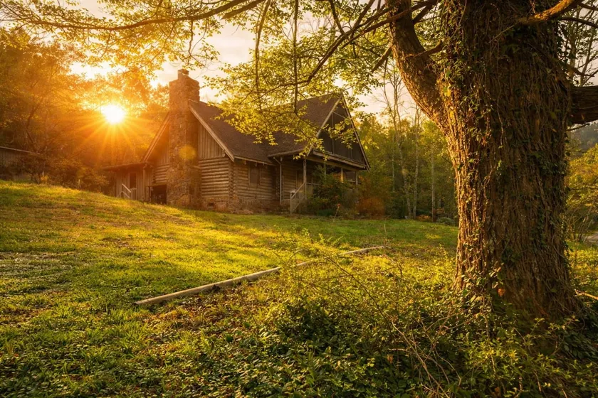 Townsend Charm: River View Historic Log Cabin! - Image 1