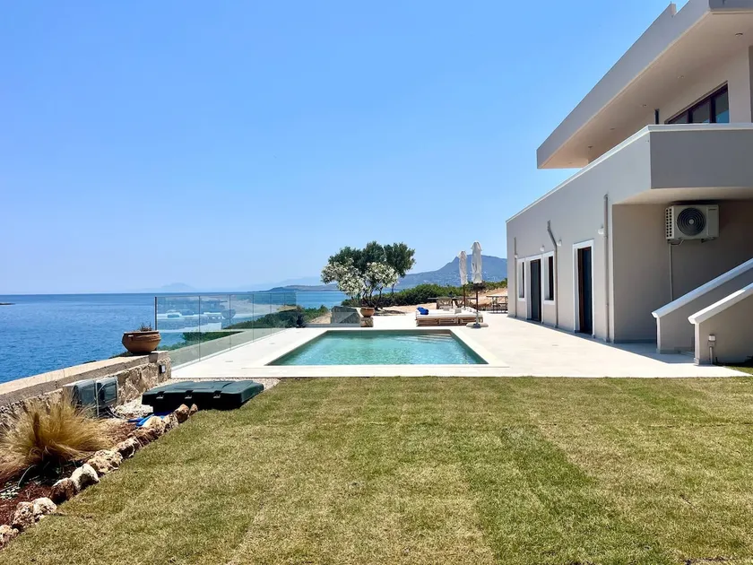 SeaWave Villas with Heated Pools, By Hellocrete - Image 1