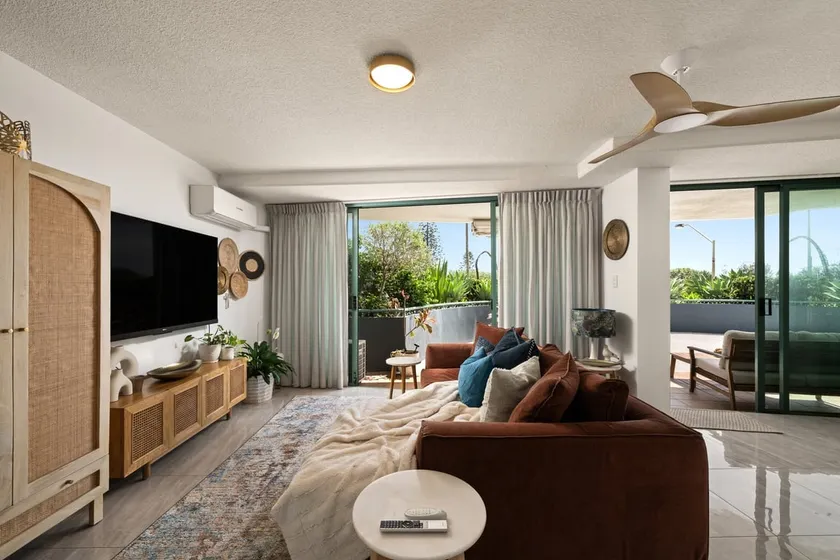 Classic Coastal Escape - 1 Bedroom Ocean Views - Image 1