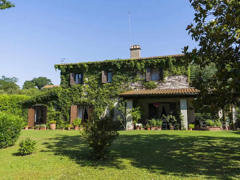 Le Querce by Interhome - Image 1