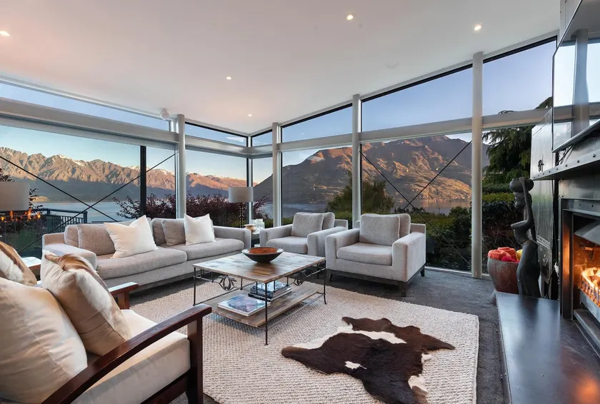Remarkable Escape Breathtaking Views with Hot Tub - Image 1