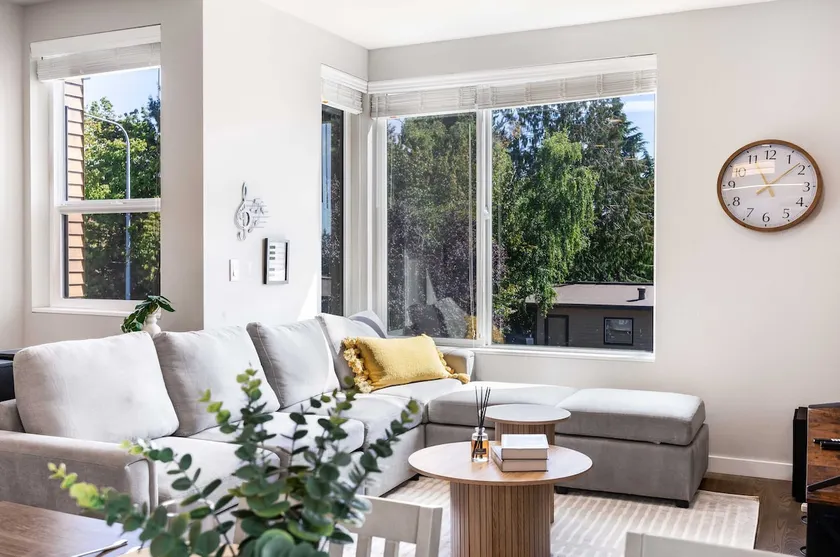 Eco-Friendly 3BR Retreat w, UW & Hospital - Image 1
