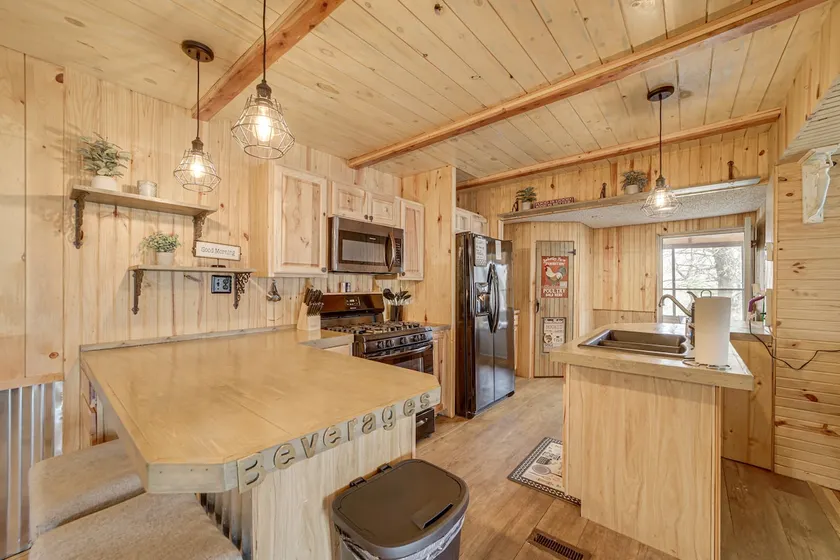 Private Beach & Fishing Pond! Eufaula Family Cabin - Image 1