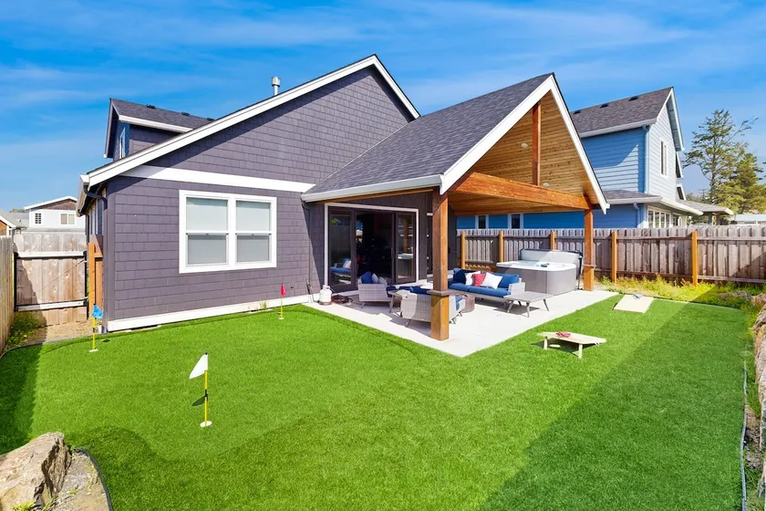 Perfect Location and Amazing Outdoor Space! - Image 1