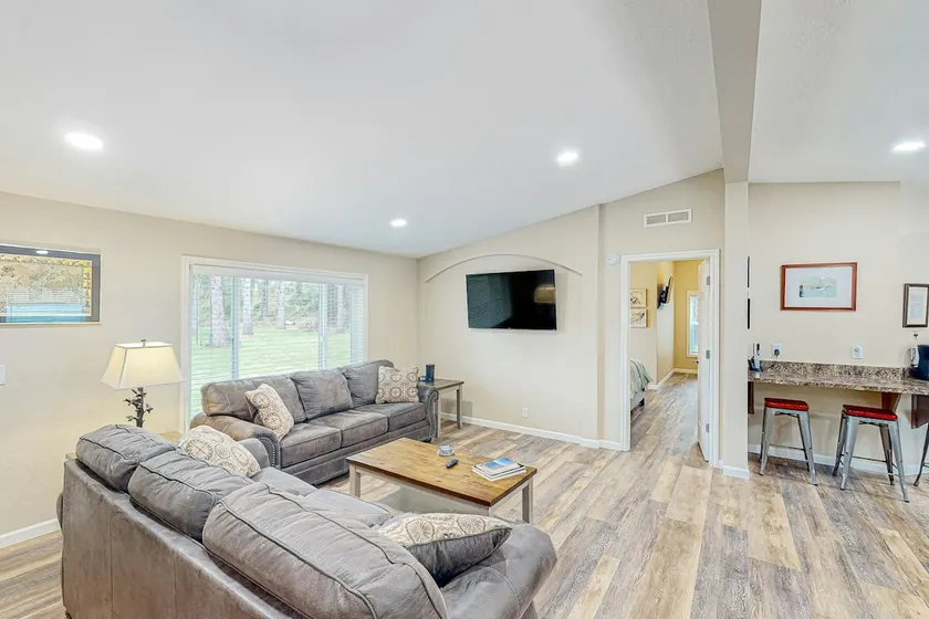 Modern, spacious home near the bay with grill, was - Image 1