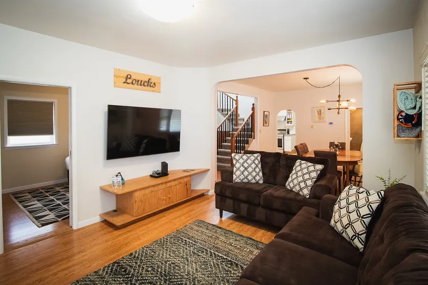 Perfect Home Base | Walk to Downtown | Sleeps 11! - Image 1